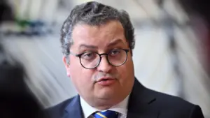 Le gouvernement dit que le nouveau régime de subvention de la mobilité "est meilleur".