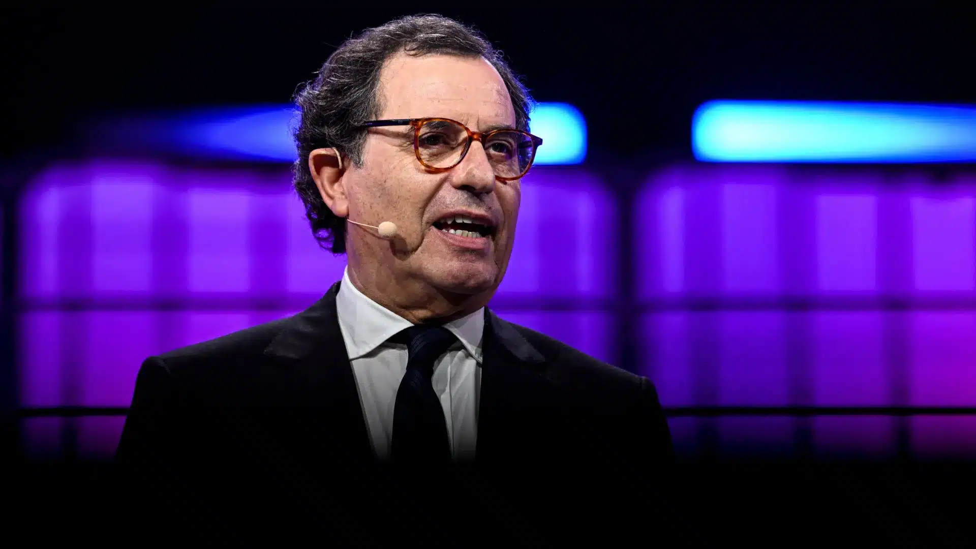 "Le gouvernement ne va pas profiter, ne va pas tirer des avantages fiscaux de la guerre."