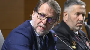 Le MAI écoute les pompiers et les maires pour donner "plus de garanties au pays".