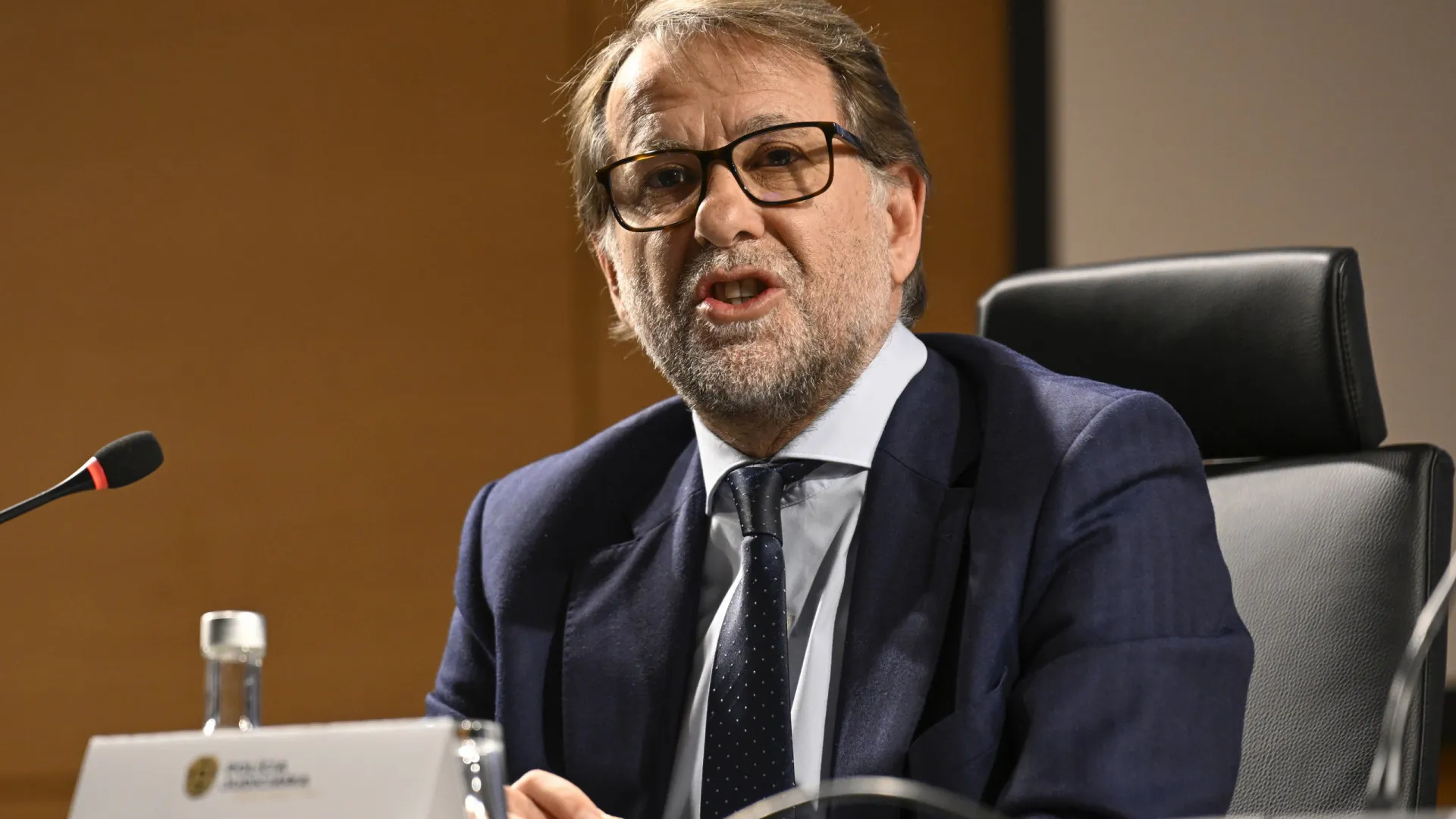 Le MAI suit "avec une plus grande préoccupation" l'enquête au commissariat du Rato.