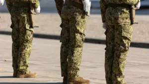 Le ministère de la Défense "étudie" des solutions pour corriger les disparités dans les retraites.