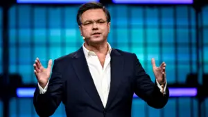 Le ministre rejette la "propagande" : il est venu résoudre les "problèmes des gens".