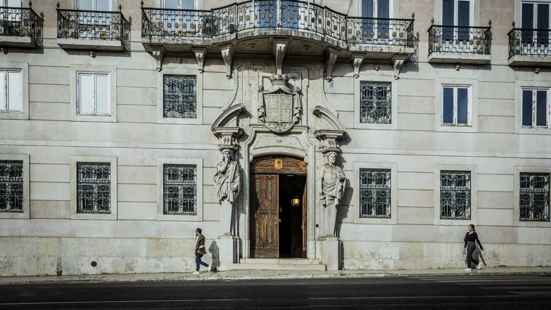 Le MP accuse 15 prévenus d'un réseau d'aide à l'immigration illégale.