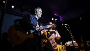 Le nouvel album de João Afonso souligne l'importance de la poésie en temps de guerre.