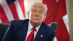 Le pétrole chute de plus de 10 % avec les affirmations de Trump (bien que démenties)