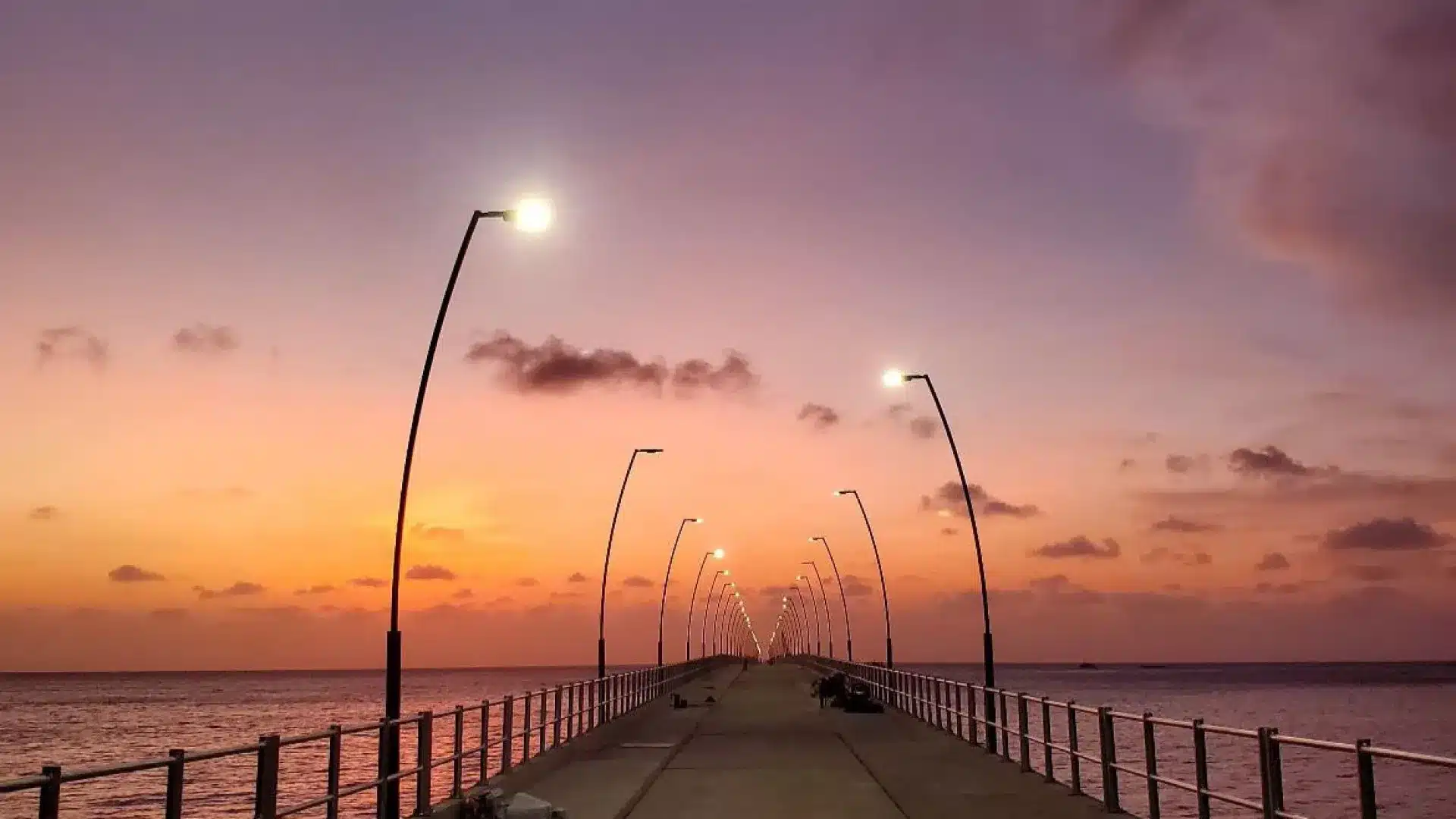 Le plus grand pont-jetée du monde ouvre vendredi sur l'île de Maputo.
