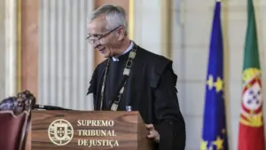 Le président de la Cour suprême considère "nocif" de politiser la nomination des juges.