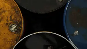 Le prix du baril de Brent augmente de 55 % après le premier mois de guerre en Iran.