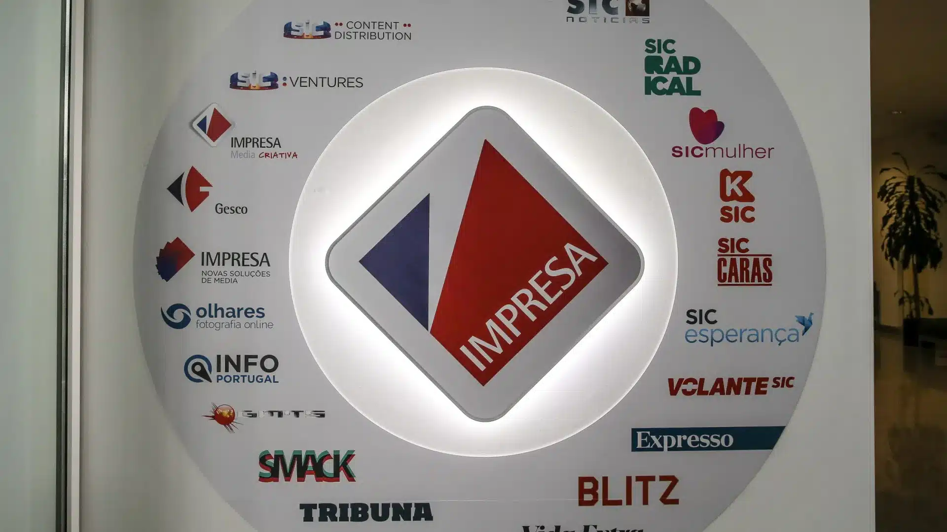 Le régulateur dispense les Italiens de l'obligation de lancer une OPA sur Impresa.