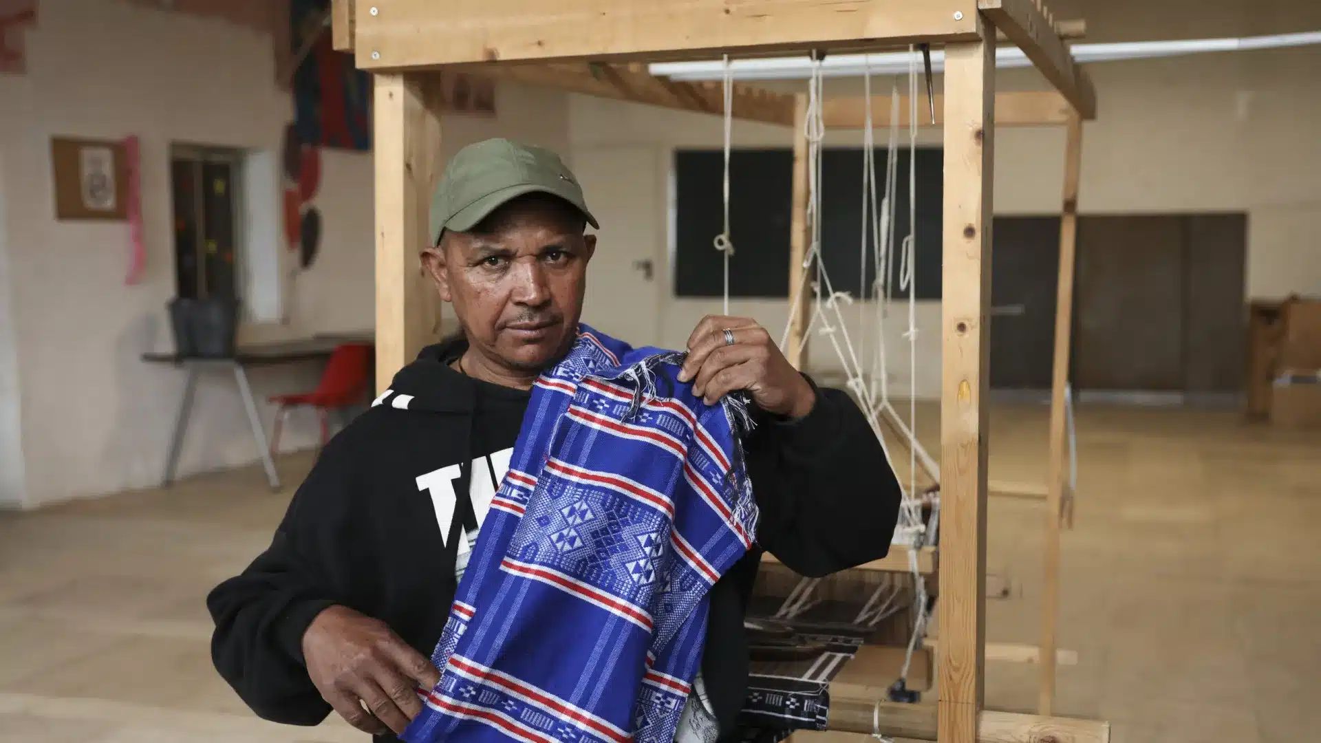 Le seul artisan qui fabrique le 'panu di téra' au Portugal défend l'enseignement