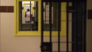 Le syndicat des gardiens de prison veut retirer les femmes trans des prisons féminines.