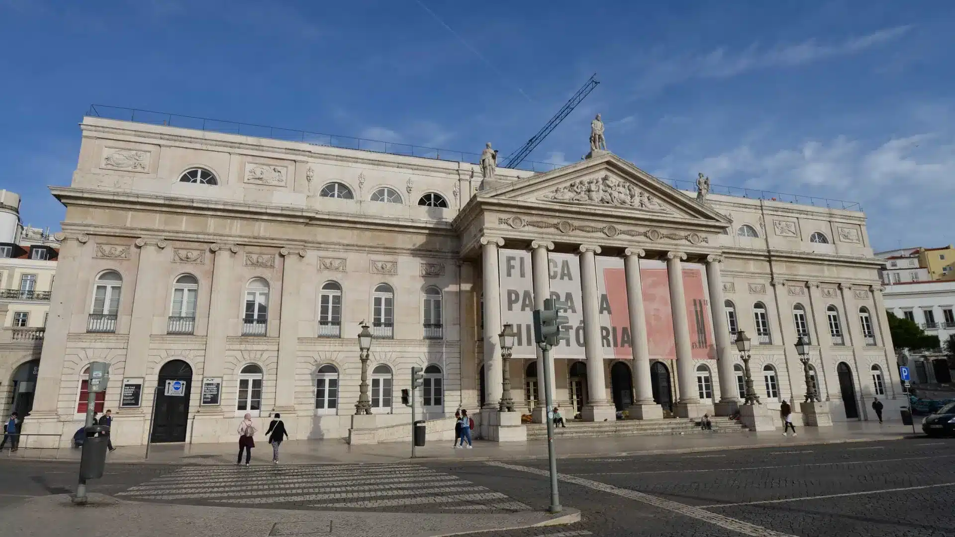 Le Théâtre D. Maria combat la désinformation et met le journalisme en scène.