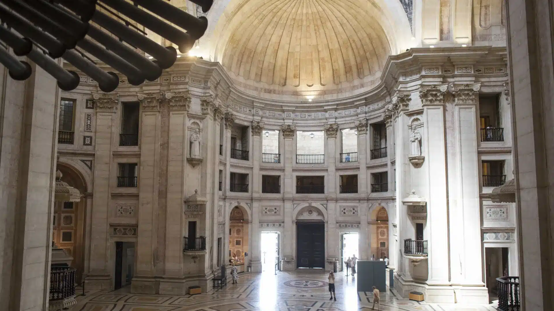 Le tourisme justifie l'accès interdit à l'École de Santa Clara par la "sécurité".