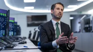 Le trafic aérien national atteint un record en 2025 et les retards diminuent de 18 %.