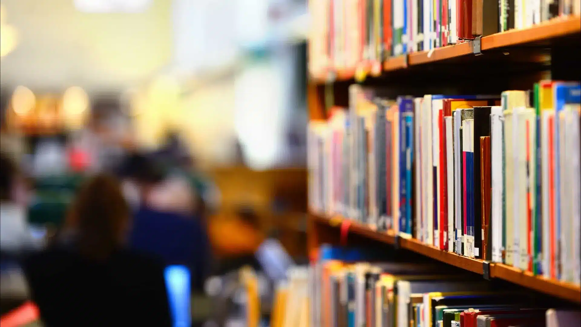 Les écoles artistiques protestent pour un soutien financier accru de l'État.