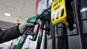 Les États-Unis commencent à libérer 172 millions de barils de la réserve de pétrole.