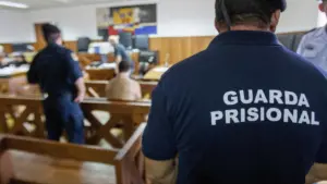 Les gardiens de prison disent que les prisons sont un "musée de la négligence".