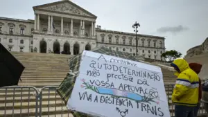 Les images de la manifestation des défenseurs des droits LGBTQIA+ en AR.