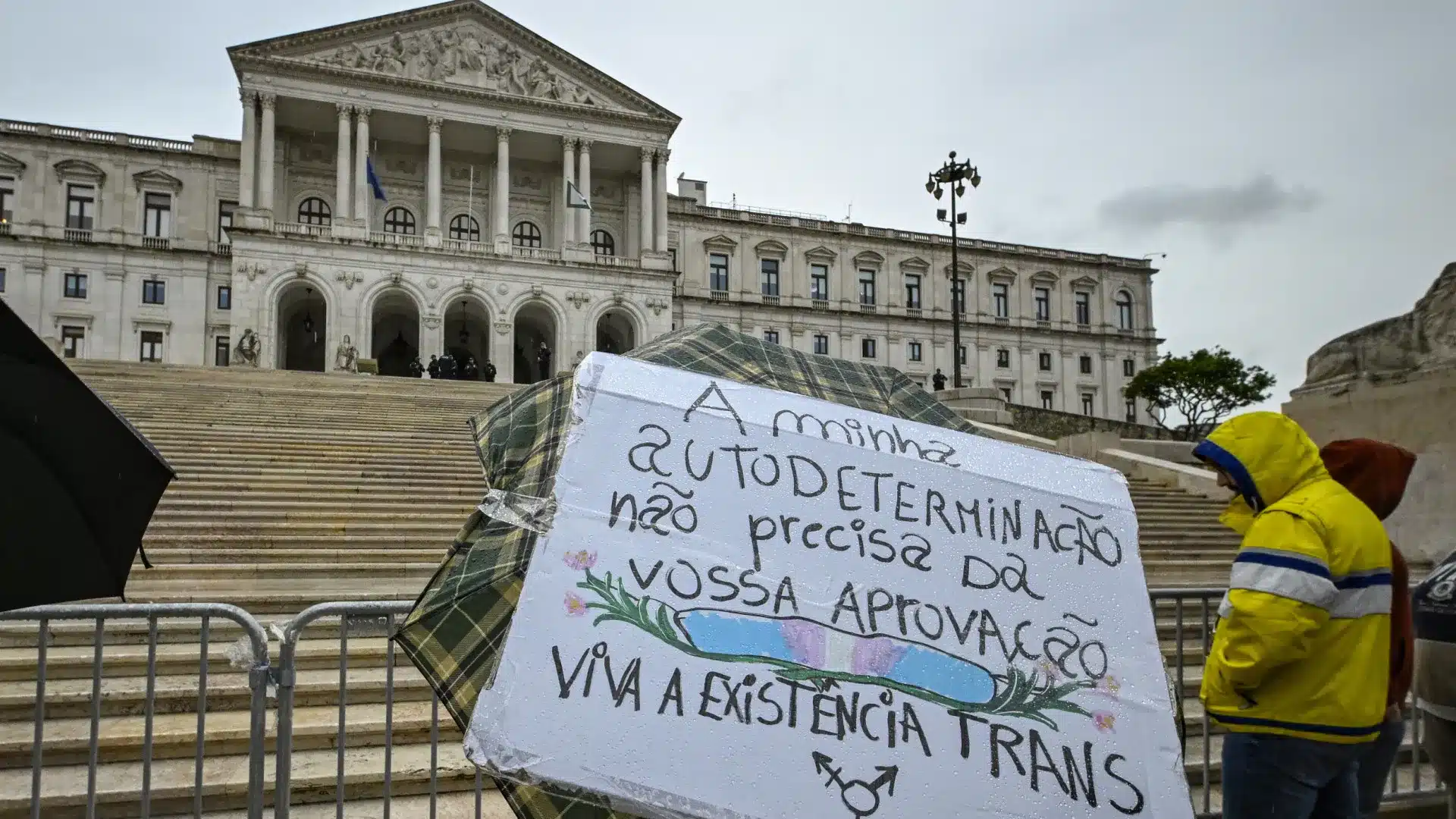 Les images de la manifestation des défenseurs des droits LGBTQIA+ en AR.