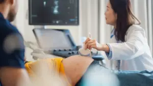 Les morts maternelles sont plus fréquentes après 35 ans, indique un rapport.