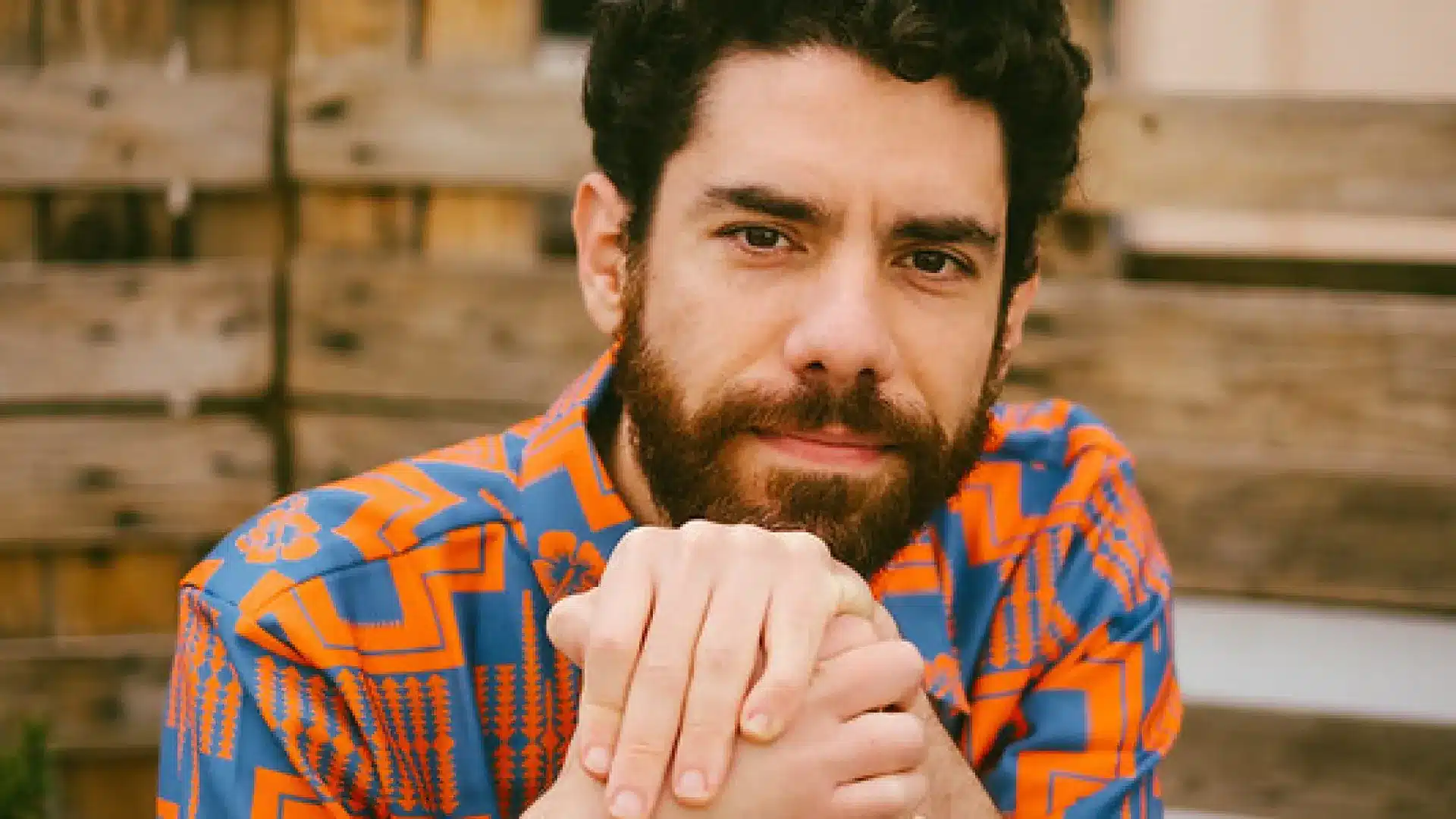 Les musiciens immigrants Nancy Vieira et Luca Argel revisitent les chansons de Fausto.