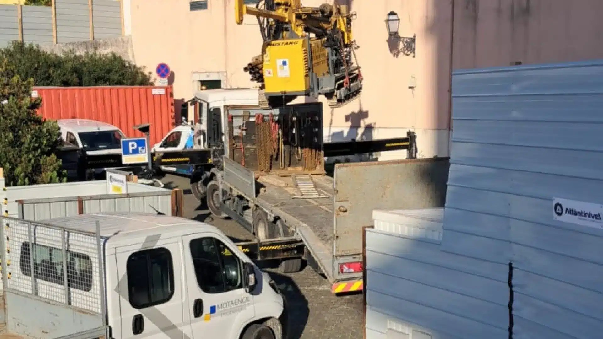 Les parents protestent contre les travaux au Panthéon national : "L'école n'est pas un chantier".