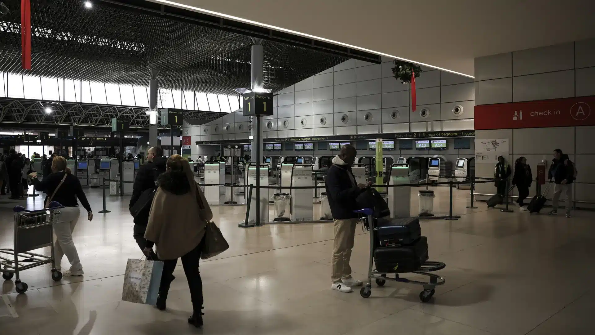 Les passagers dans les aéroports nationaux augmentent de 4 % en janvier pour atteindre 4,4 millions.