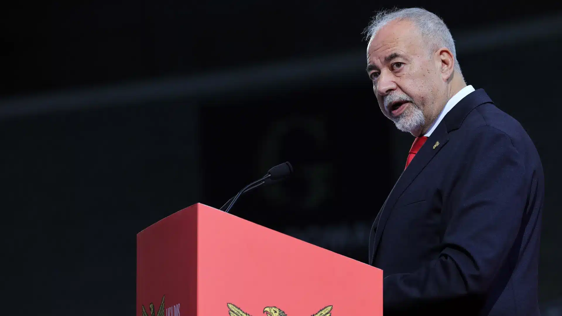 Les pompiers demandent un plan de prévention des incendies d'urgence.