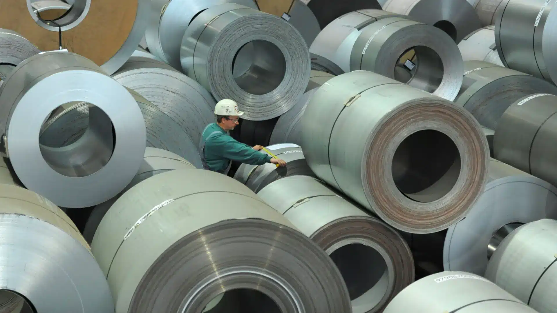 Les prix à la production industrielle baissent de 3,5 % en février.