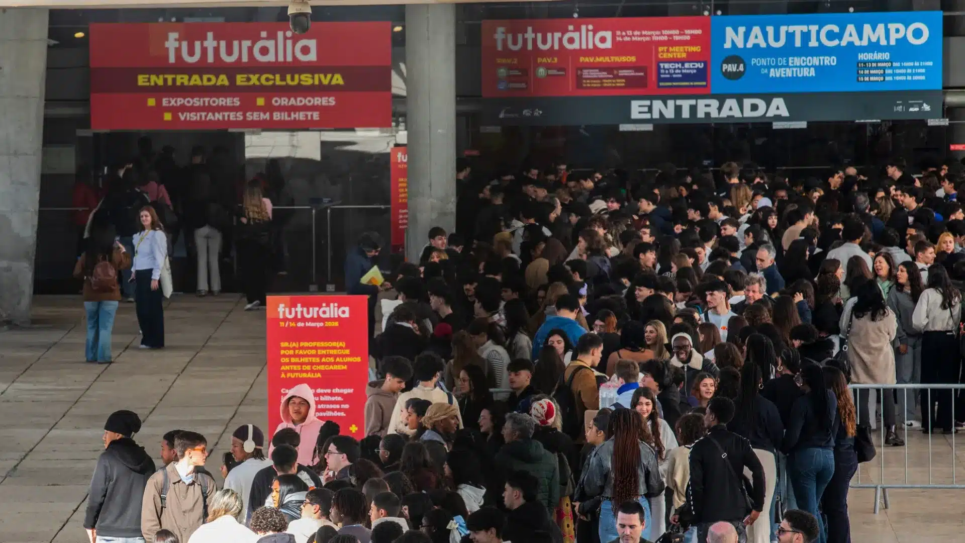 Les professeurs condamnent le "discours de haine" promu par Chega à Futurália.