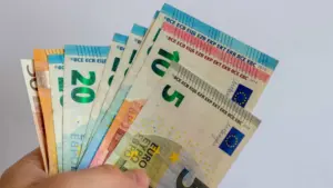 L'euro interrompt son cycle de baisses et reprend aujourd'hui sa hausse.