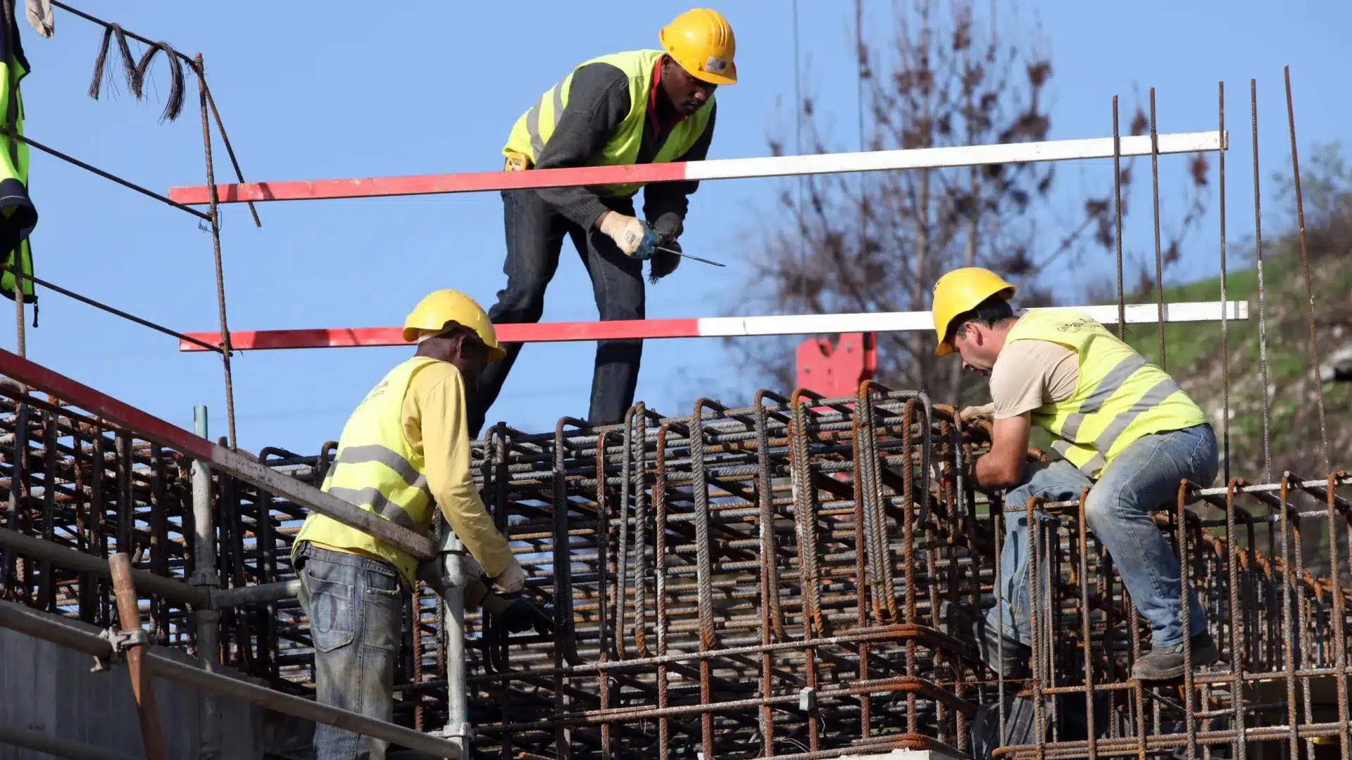 L'investissement dans la construction augmente de 5,5 % pour atteindre 28 012 millions en 2025.