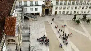 L'Université de Coimbra enquête sur des allégations de "racisme".