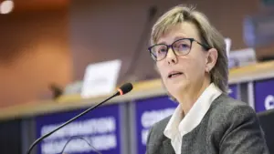 Maria Luís Albuquerque crée un réseau de littératie financière avec des ambassadeurs.