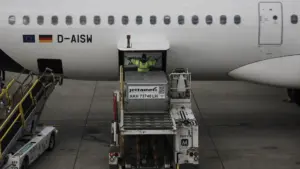 Menzies a déposé un recours en référé pour contester le concours de 'handling'