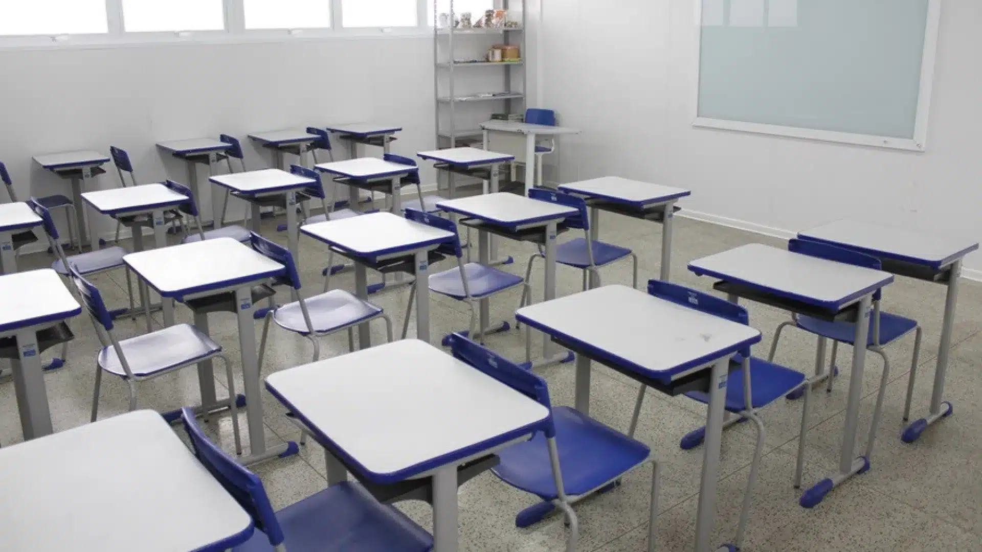 Ministre exonère un enseignant condamné pour abus à Famalicão. "Sanction juste"