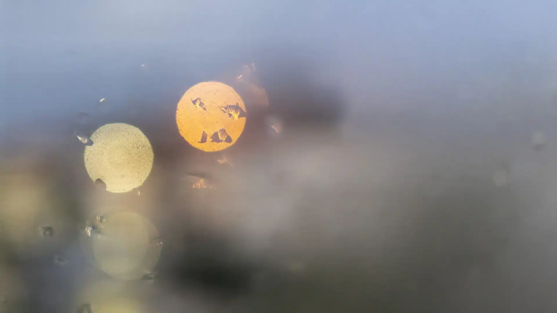 Neuf districts du Centre et du Sud en alerte jaune de pluie ce soir.