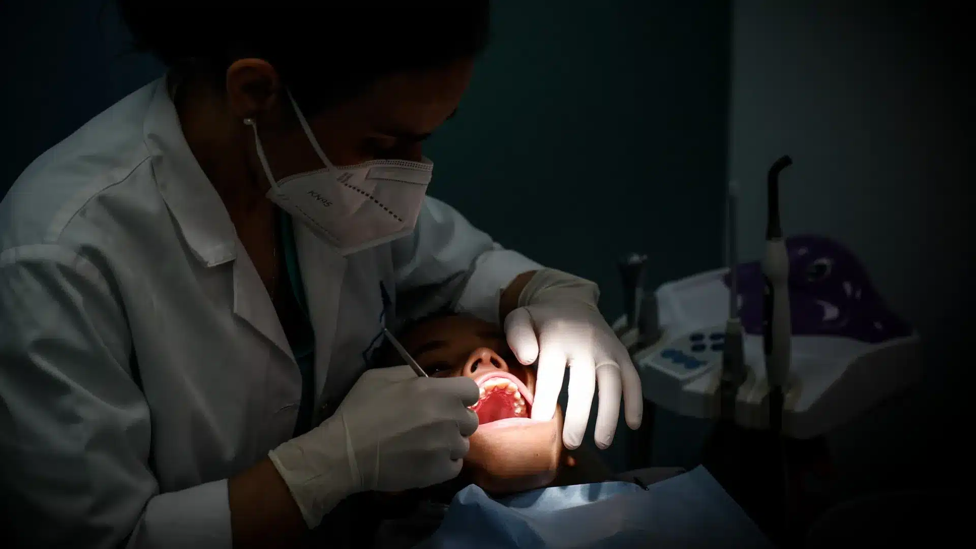 Nouveau programme de santé bucco-dentaire crée un chèque-prothèse et renforce l'accès au SNS