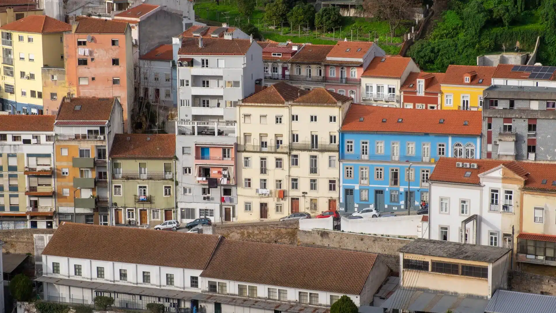 Offre limitée et forte demande : Les maisons vont continuer à être chères au Portugal