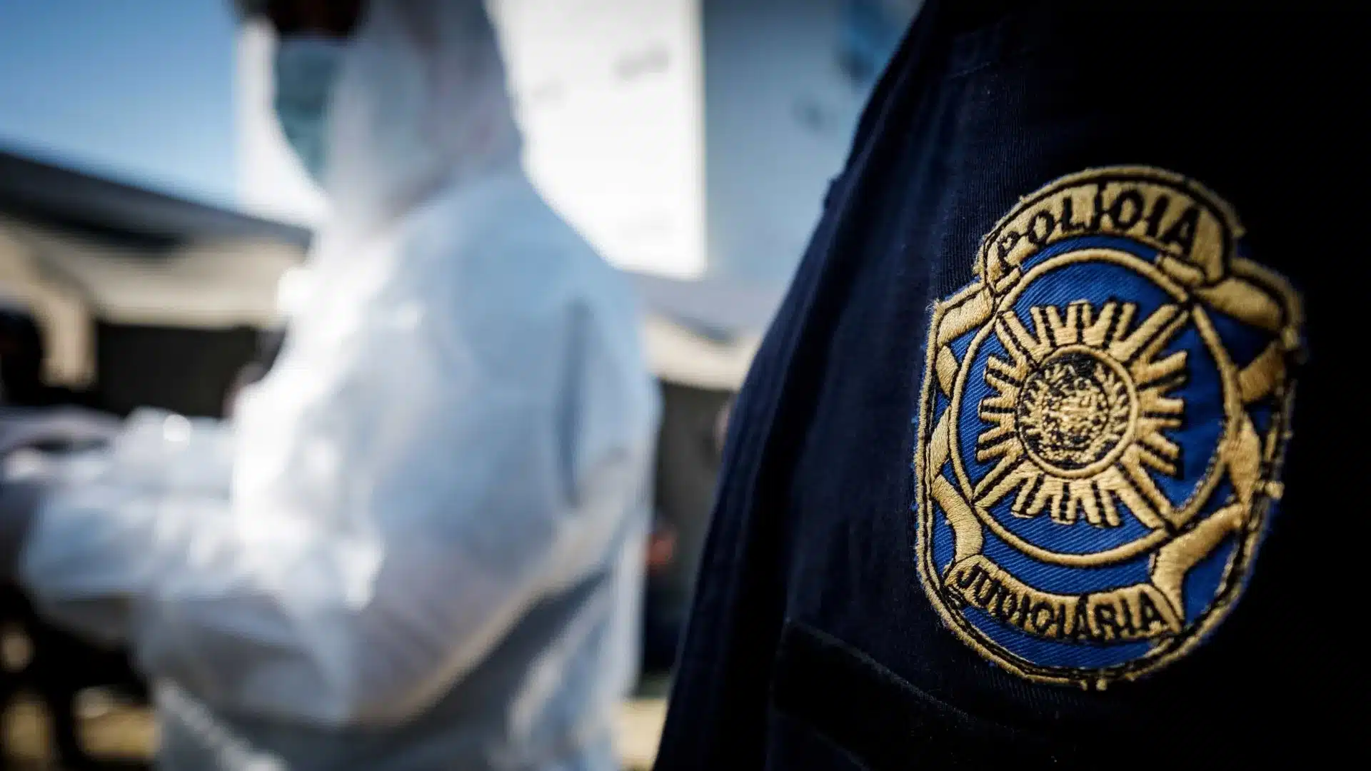 Ovar : la PJ arrête un locataire qui a mis le feu pour "perturbation" et "mauvaise relation".