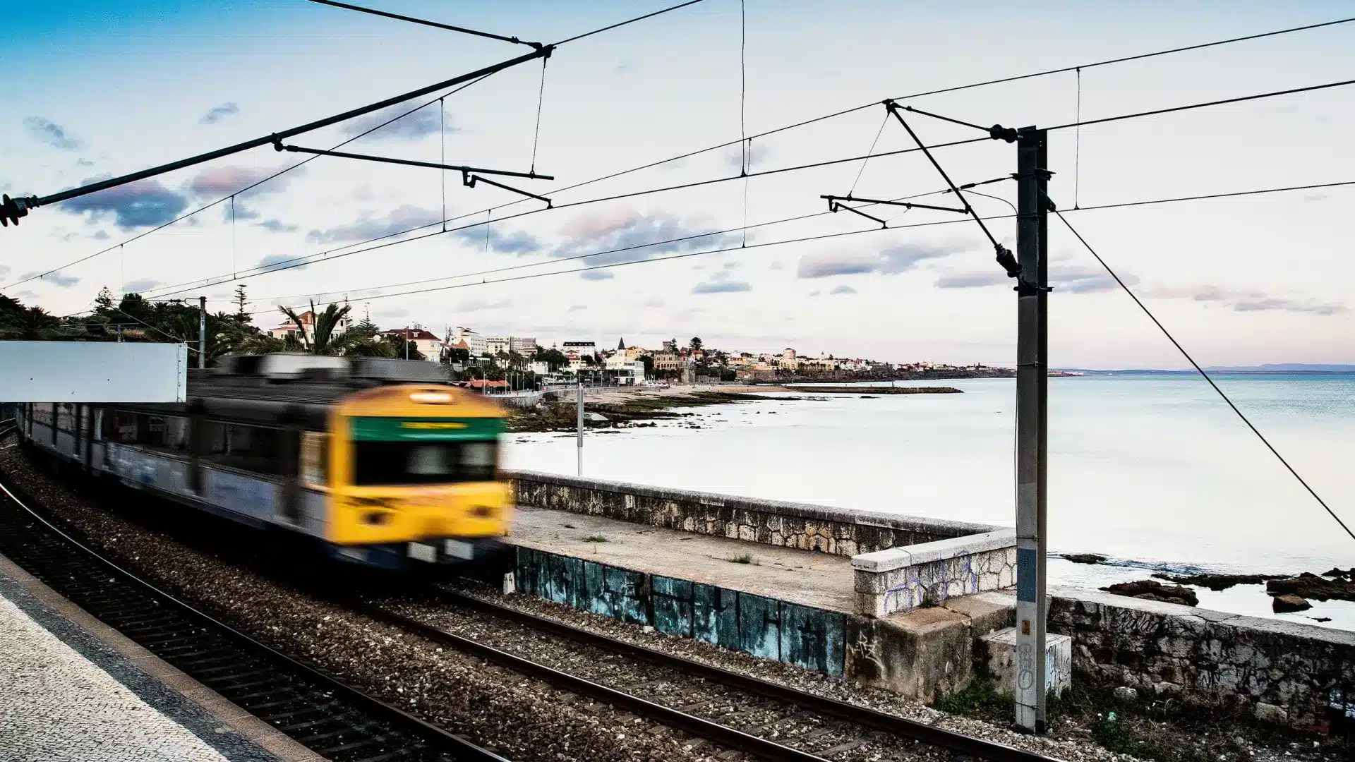 Passagers, il y a des restrictions sur la ligne de Cascais à partir d'avril.