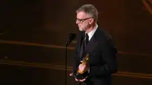 Penn et Anderson remportent deux Oscars pour "Bataille Après Bataille".