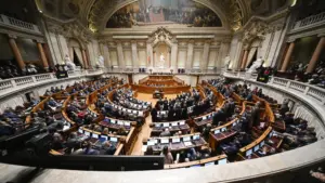 Pétition pour rendre le viol un crime public avec 200 000 signatures