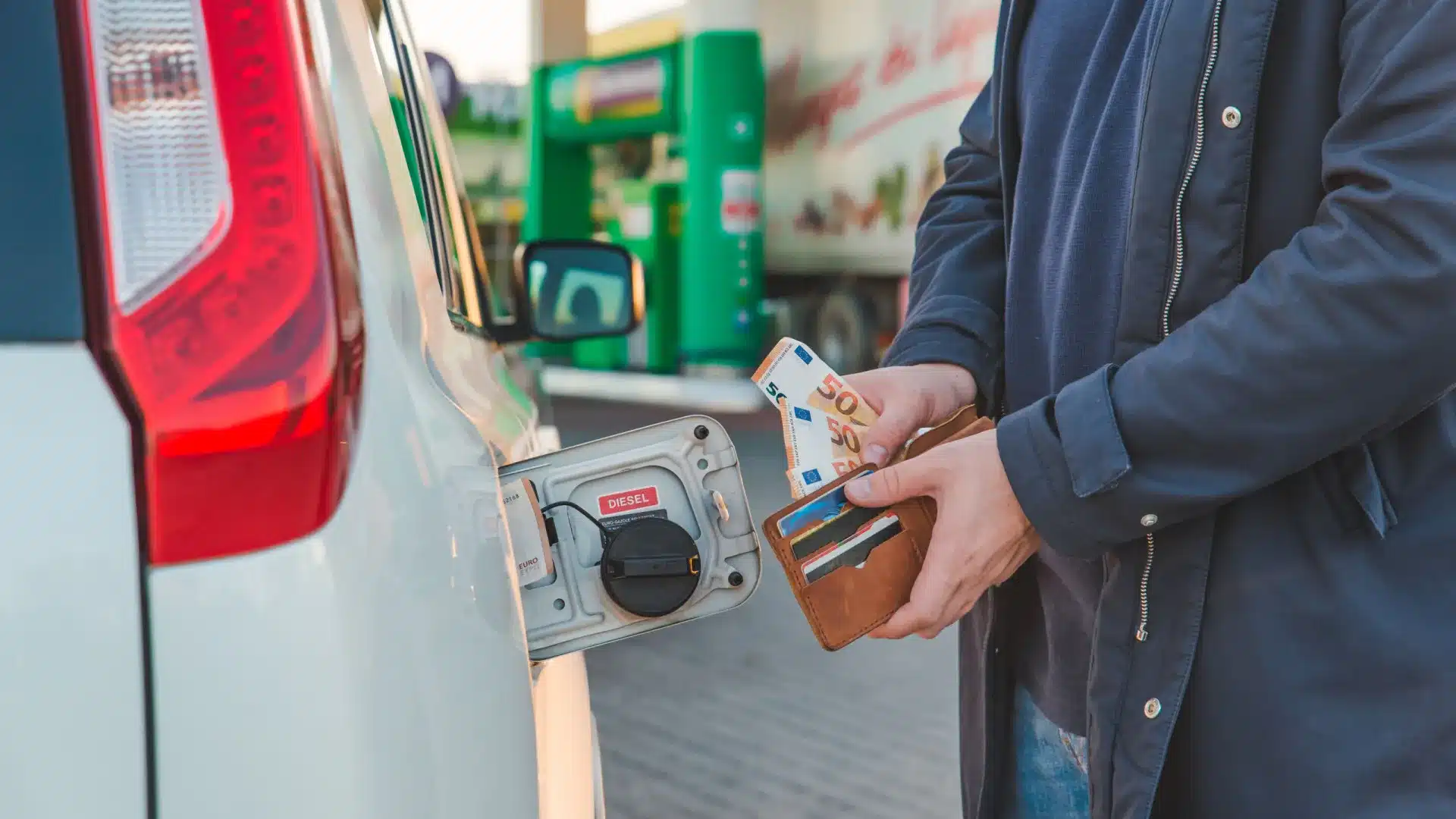 Pétrole à la hausse : Quand ressentira-t-on l'impact sur les carburants ici ?