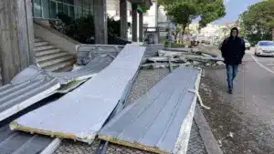 Près de 51 000 personnes restent sans communications dans 33 municipalités.