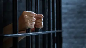 Préventive pour le père qui a abusé sexuellement de ses enfants adoptifs à Setúbal.