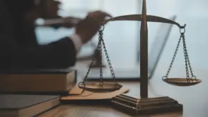 Prison préventive pour 3 suspects d'avoir violé une jeune fille de 13 ans à Portimão.