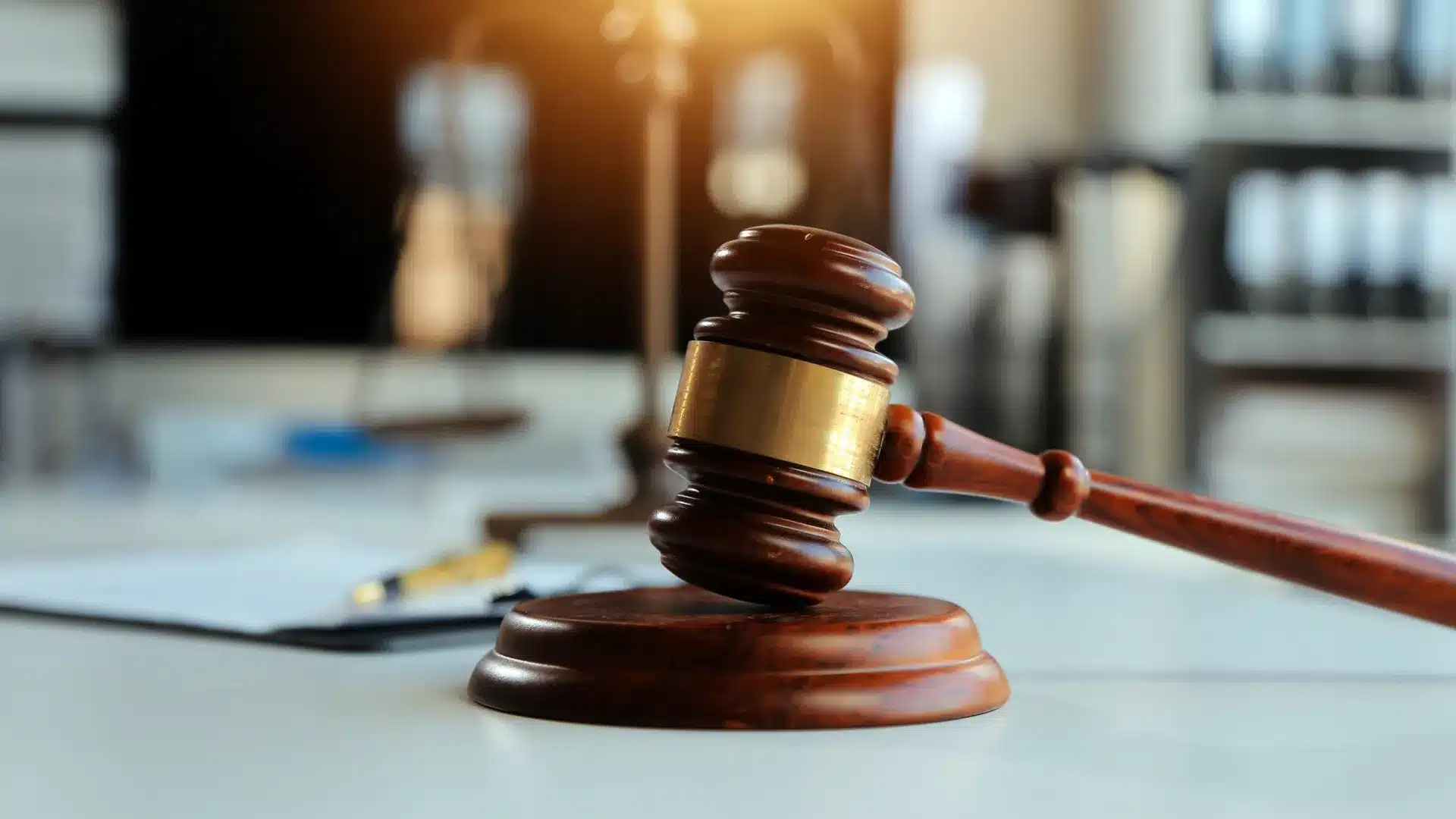 Recherché en France pour trafic, il sera remis aux autorités françaises.