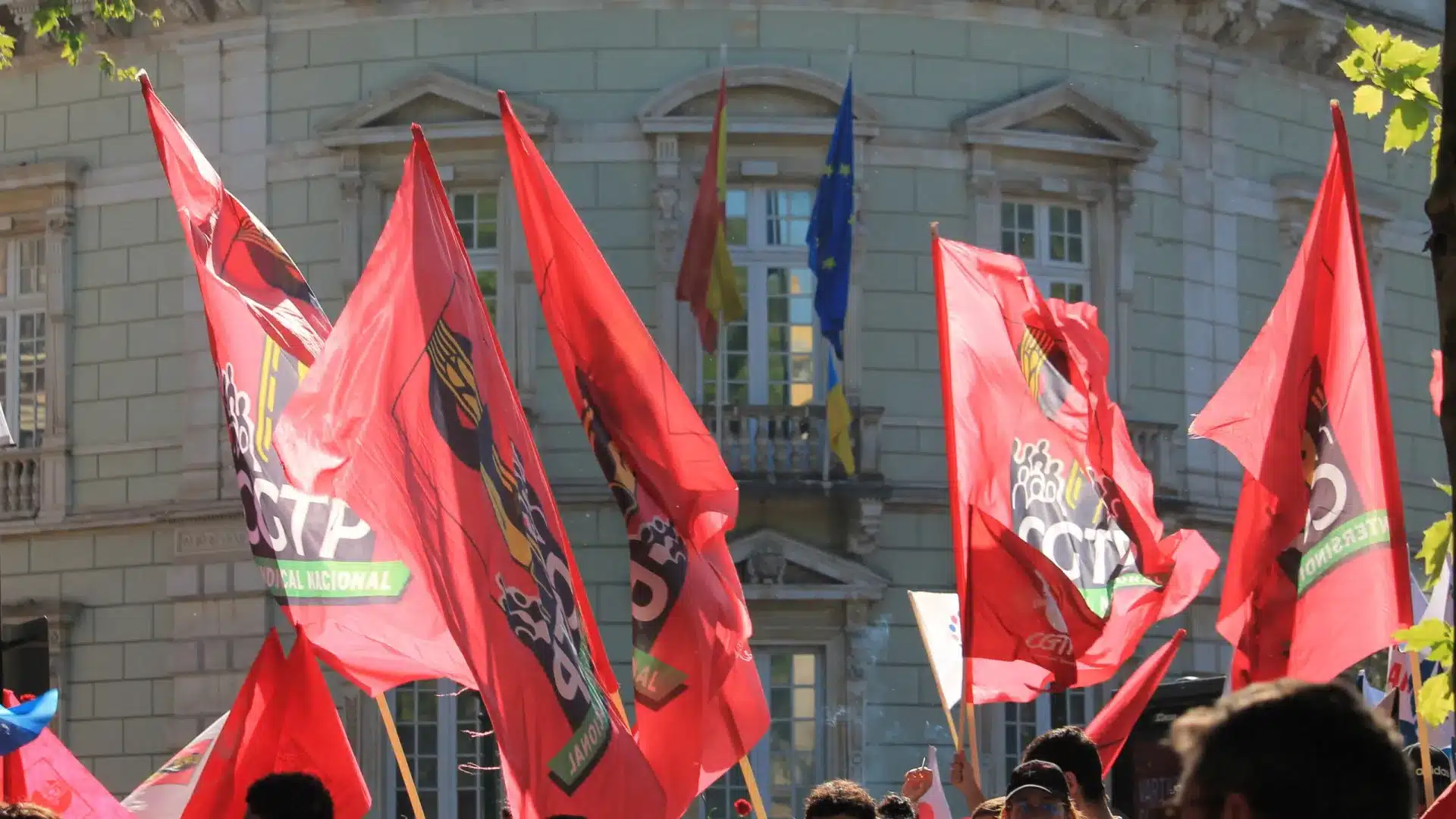 "Respect pour les droits" : Aujourd'hui, il y a une manifestation de la fonction publique.