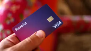 Revolut a lancé une banque au Royaume-Uni.